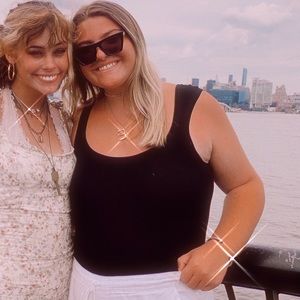 Meet your Posher, Ella